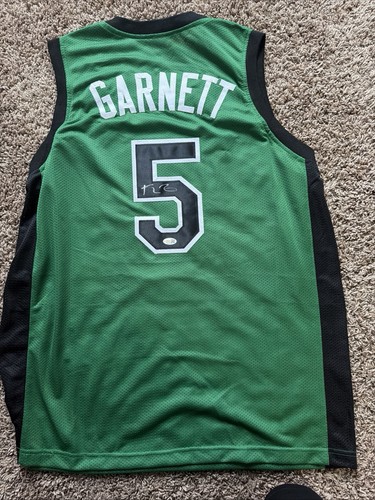 Kevin garnett autographed - kevin,